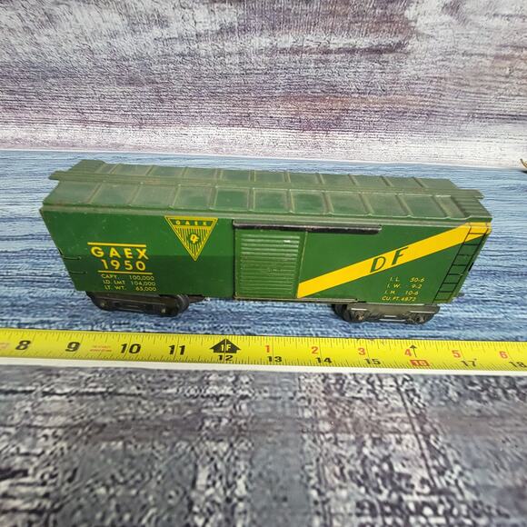 Vintage MARX "O" GAUGE #1950 GAEX 1950 DF BOX CAR GREEN W YELLOW STRIPE - Picture 1 of 10